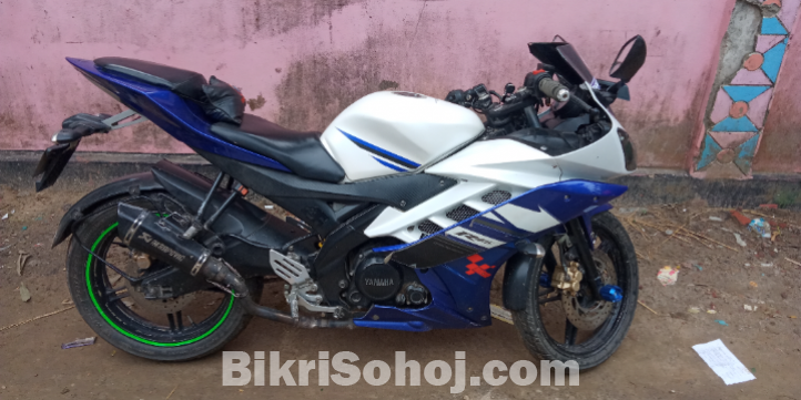 Yamaha R15 v2 (special edition)